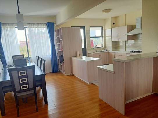 3 Bed Apartment with En Suite in Brookside image 8