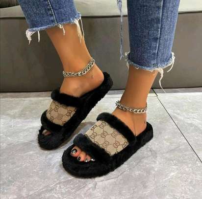 Gucci fluffy deals slides
