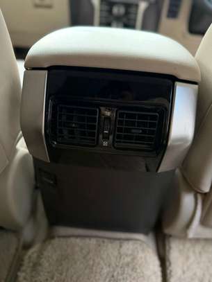 Toyota land cruiser Prado TZG diesel image 14