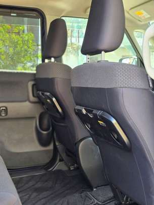 Suzuki solio image 2