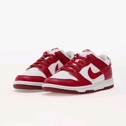Sport shoes image 2