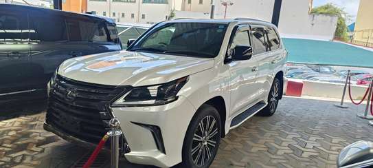 Lexus LX570 Sport White 2018 image 3