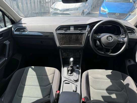 Volkswagen Tiguan image 6