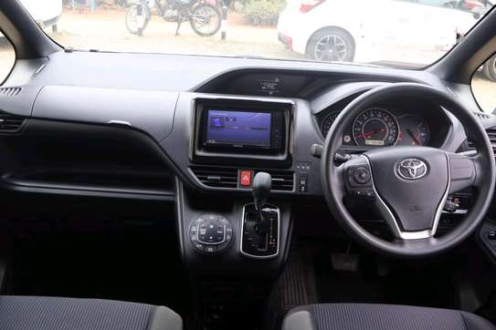 Toyota Noah black color fully loaded 2018 model image 4