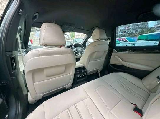 BMW 540i metallic Blue 2019 image 7