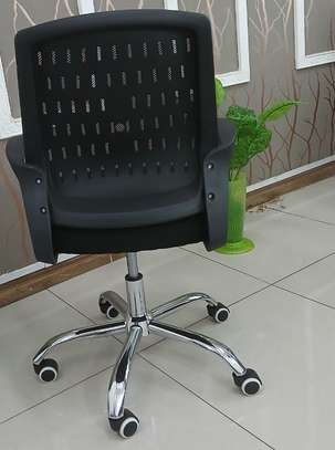 Office Chair; Sleek Visual Appeal Office Chair image 3
