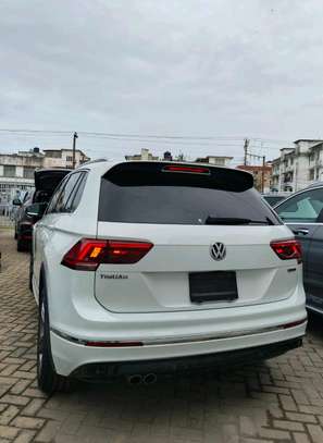Volkswagen Tiguan R-line white colour 2018 image 13