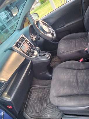 Toyota Ractis image 4