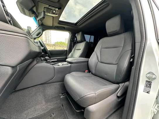 Toyota land cruiser Prado Gj250 2024 Diesel image 5