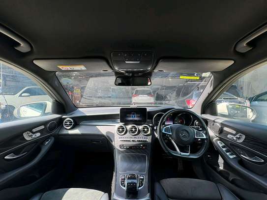 Mercedes Benz GLC250 2019 white image 3