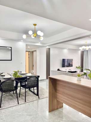 Serviced 2 Bed Apartment with En Suite at Riverside image 13