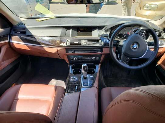 BMW 520i image 8