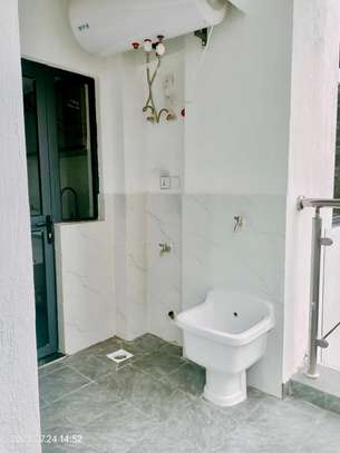 2 Bed Apartment with En Suite in Riverside image 6