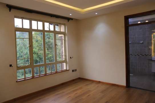 9 Bed House with En Suite at Rosslyn image 13