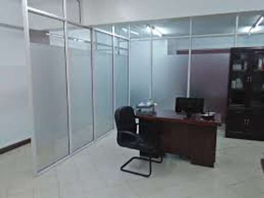 Aluminium office partitioning image 2