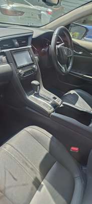 Honda civic white 2018 2WD image 4