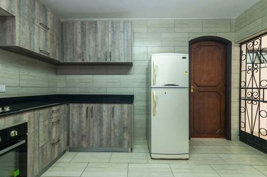 3 Bed Apartment with En Suite in Kileleshwa image 6
