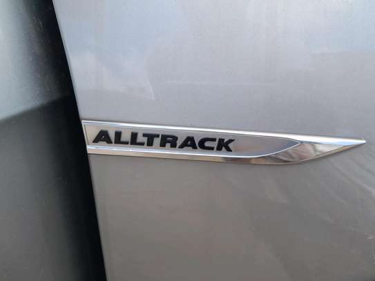 Volkswagen Gold variant Alltrack 2017 image 7