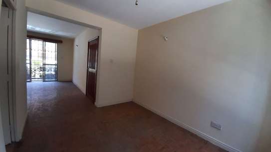Serviced 3 Bed Apartment with En Suite in Kilimani image 5