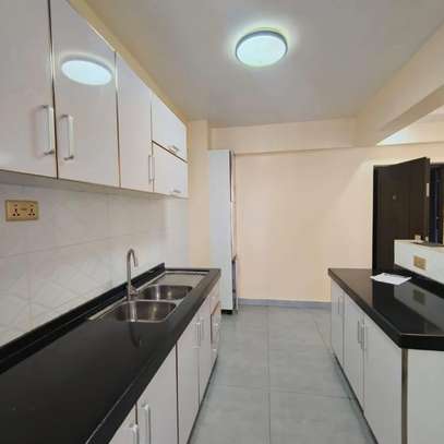 2 Bed Apartment with Gym in Kilimani image 15