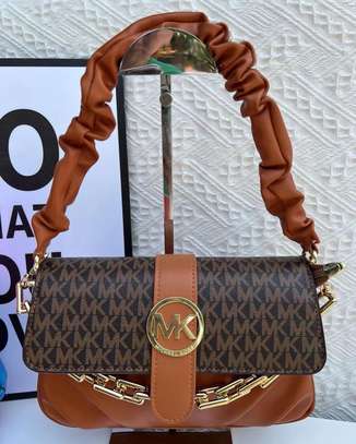 Ladies Classy Handbags image 8