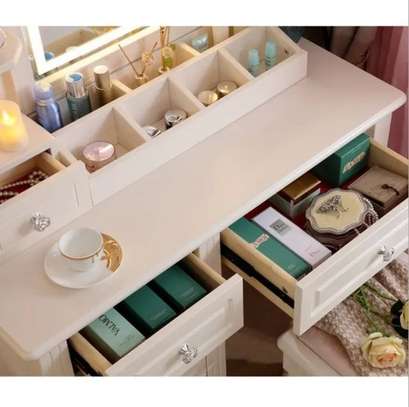 Vanity Mirror: Dressing Mirror Set, Stylish & Functional image 4