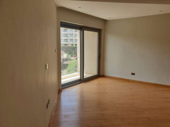 3 Bed Apartment with En Suite in Riverside image 14