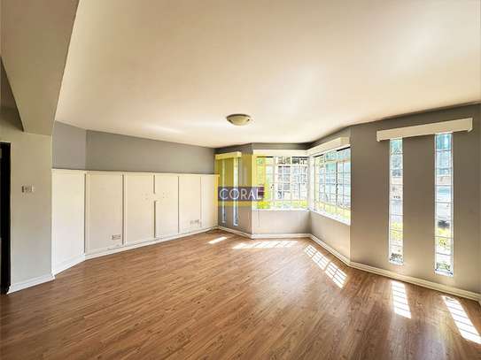 4 Bed Apartment with En Suite in Kilimani image 3