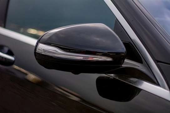 Mercedes Benz S550 image 9