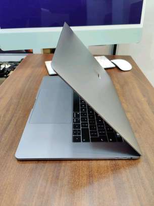 MacBook Pro 2018 image 2