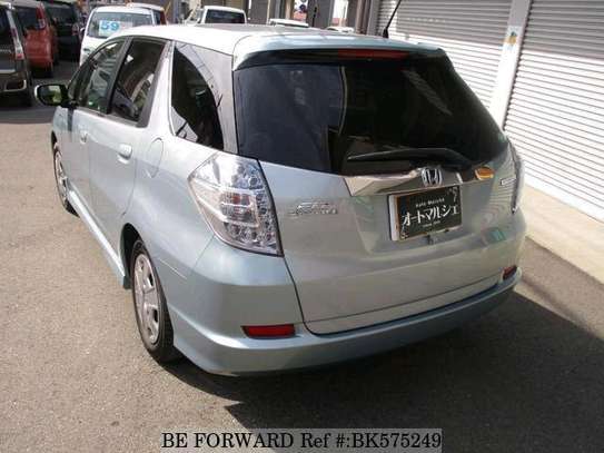 HYBRID SILVER HONDA SHUTTLE (MKOPO ACCEPTED) image 8