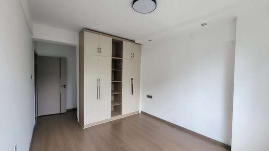 3 Bed Apartment with En Suite in Kilimani image 9