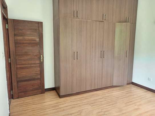 2 Bed Apartment with En Suite at Farm image 11