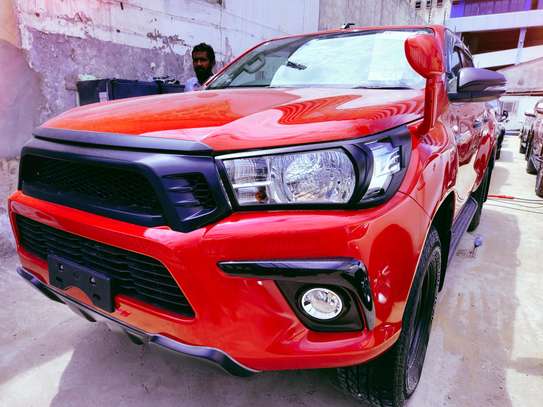 Toyota Hilux double cabin red 2018 image 2