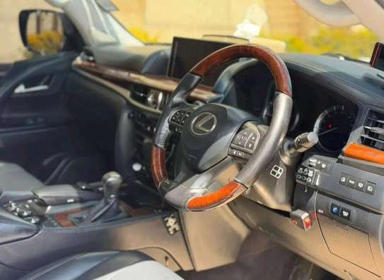 LEXUS LX570 2017MODEL image 5