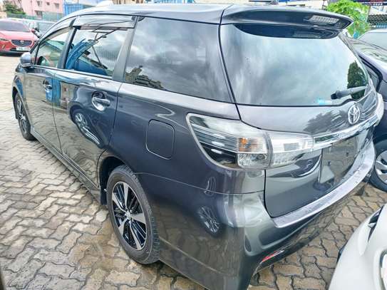 Toyota wish Grey car image 5