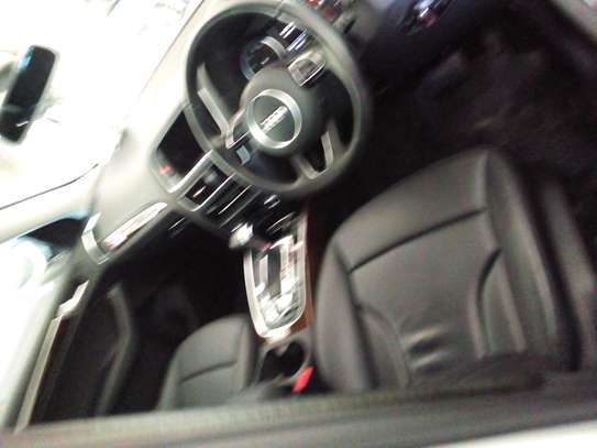 Audi Q5 white image 6
