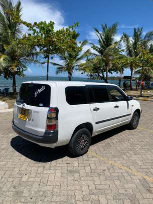 Toyota probox KDD white image 2