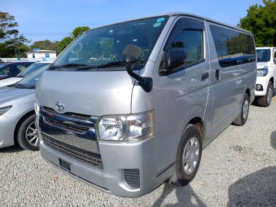 TOYOTA HIACE AUTO DIESEL NEW IMPORT. image 2