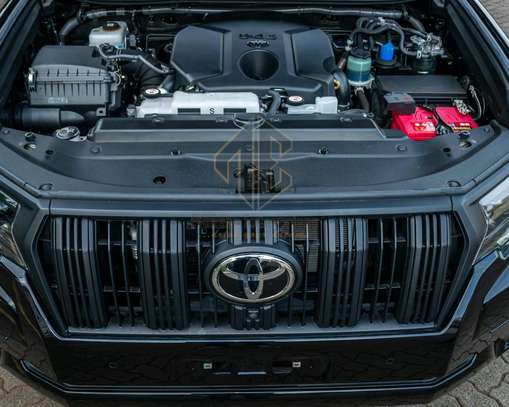 2023 Toyota land cruiser Prado TXL image 8