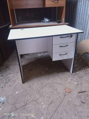 Office desk image 1