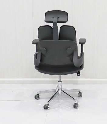 Office Chair : 360° Swivel Office Executive Chair image 2