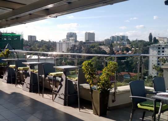 Serviced 2 Bed Apartment with En Suite in Riverside image 15