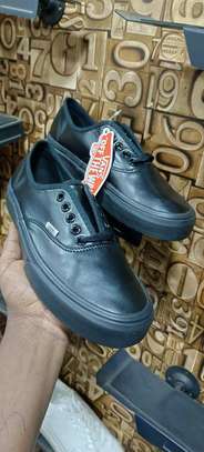 Vans off the wall
Soft leather
Sizes 38-45 image 1