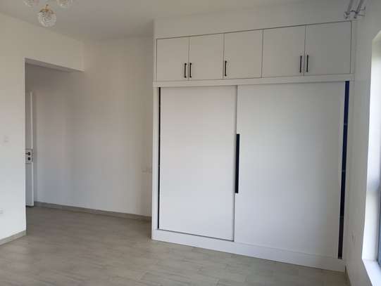 2 Bed Apartment with En Suite at Valley Arcade image 9
