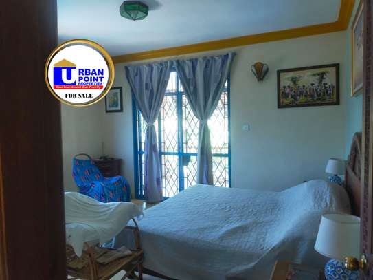 6 Bed Villa with En Suite in Nyali Area image 9