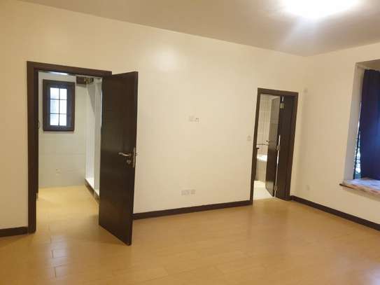 3 Bed Apartment with En Suite in Riverside image 2