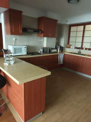 Serviced 2 Bed Apartment with En Suite at Kilimani image 6
