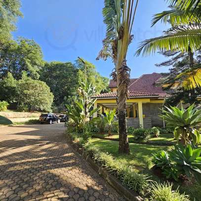 6 Bed Townhouse with En Suite in Karen image 9