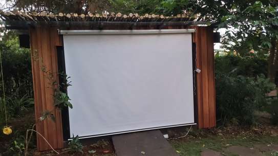 167-Inch / 300cm by 300cm Electric Projector Screen image 4